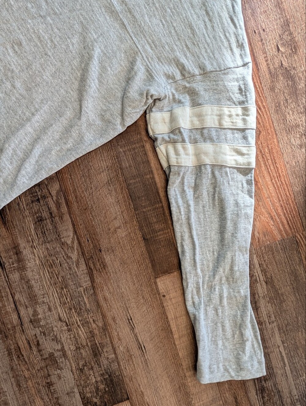 Faherty Sunwashed Crew V Neck Long Sleeve Gray Varsity Organic Cotton Shirt Sz S - Picture 14 of 16